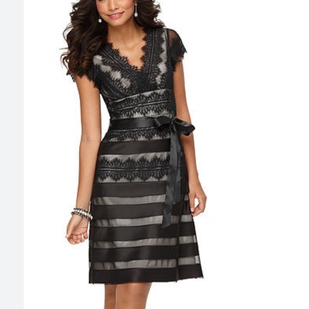 JS Collections🖤Black Nude Lace Eyelash Tiered Cocktail Dress. Size 6